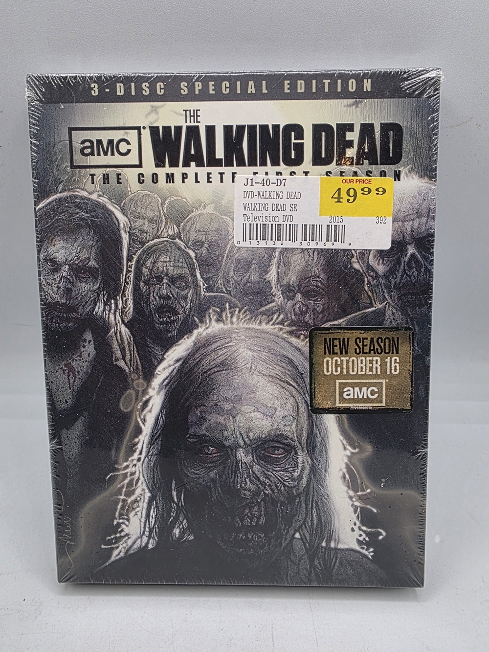 AMC The Walking Dead: The Complete 3-Disc Special Edition DVD - Black/Gray